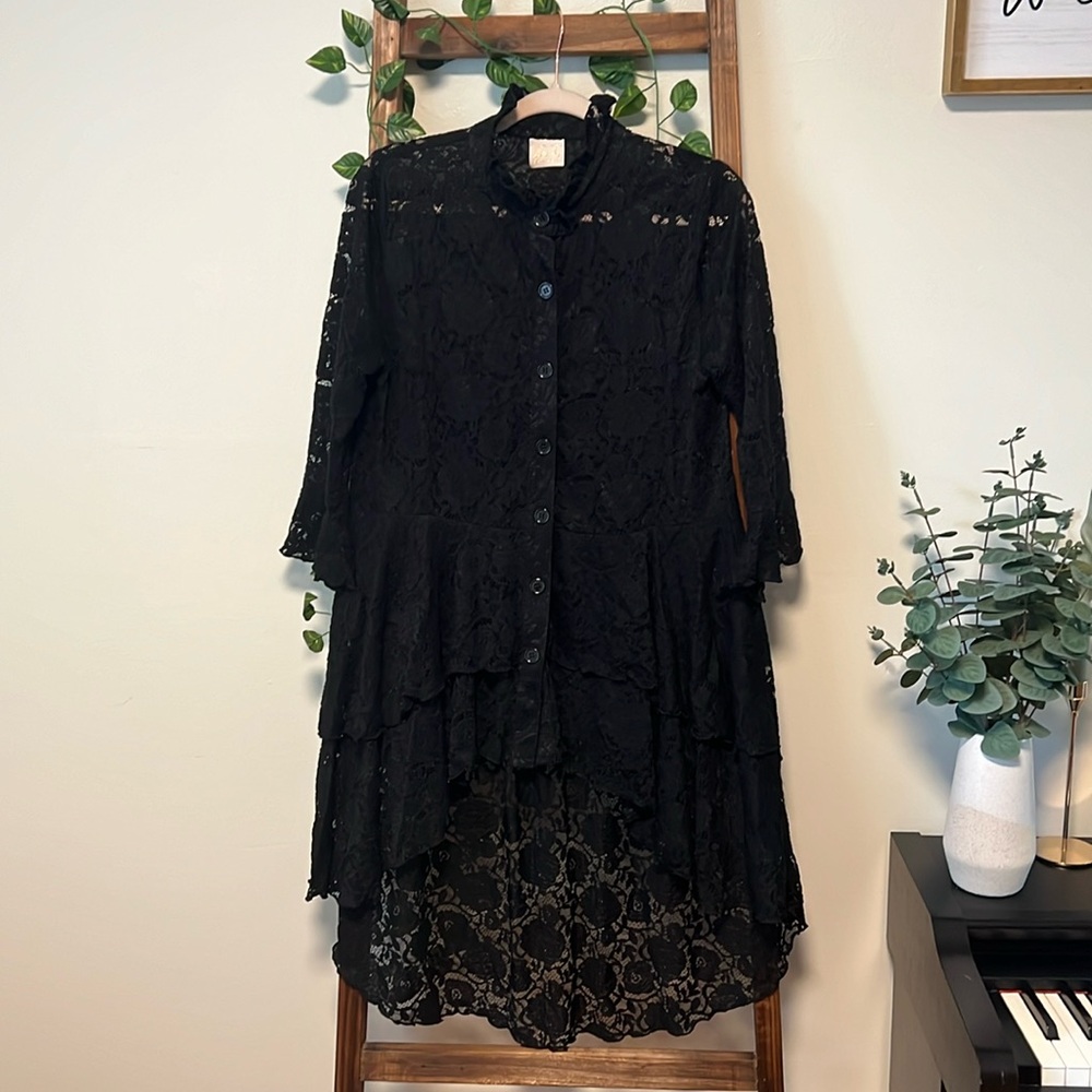 Zadie Bs Black Lace High Low Top M.